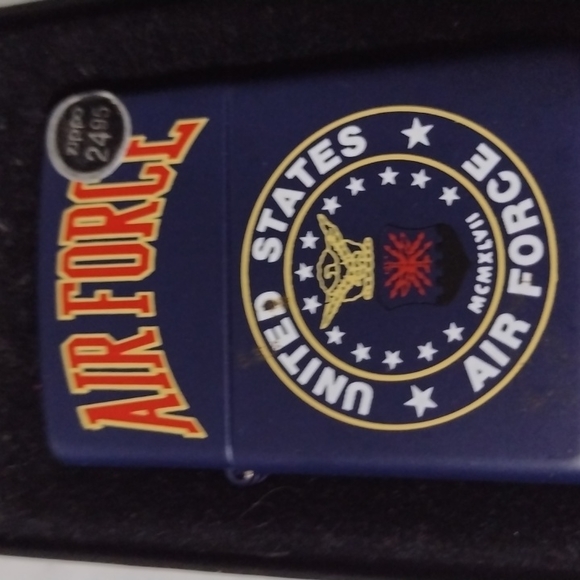 Collectible Air Force Zippo - Picture 4 of 4